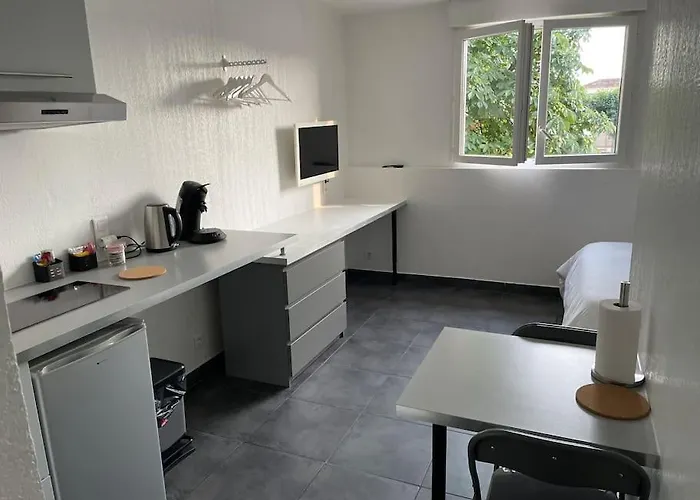 Studio6 Proche Fac Climatise Apartment *